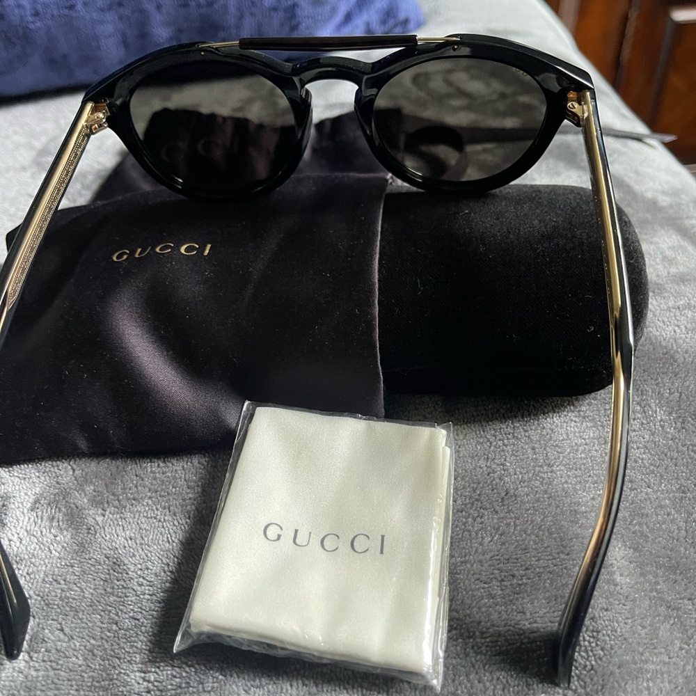 Gucci Black and Gold Round Sunglasses - Picture 5 of 5